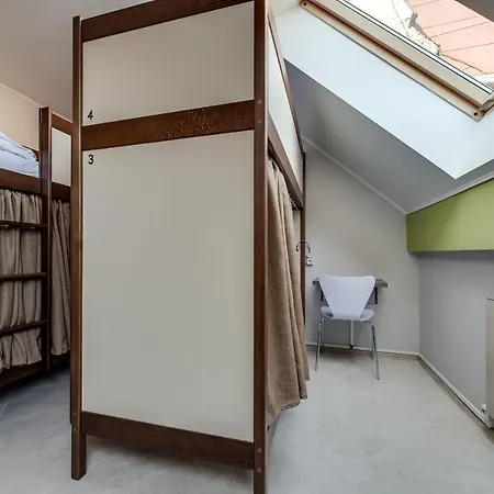Ostriv Hostel Λβιβ