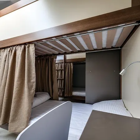Ostriv Hostel Λβιβ