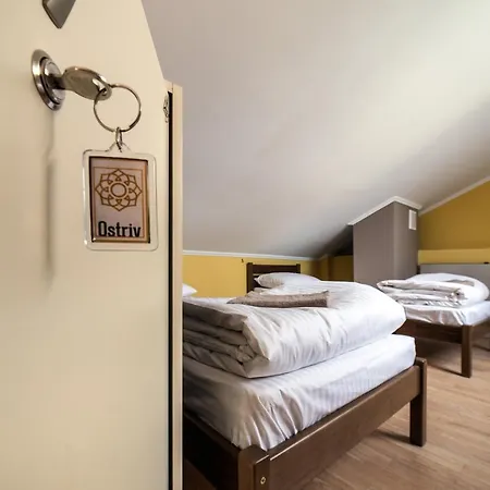 Ostriv Hostel *