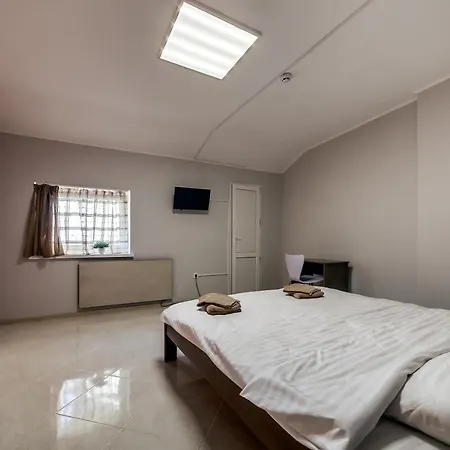 بيت شباب Ostriv